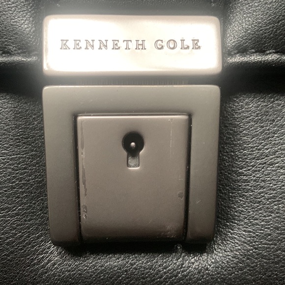 NEW Kenneth Cole Black Leather Laptop/Messenger Bag/Briefcase with Keys & Strap - Picture 13 of 16